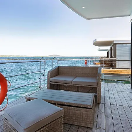 Hausboot Geiseltalsee - Floating House - WELL Hausboote - Family&Friends-3